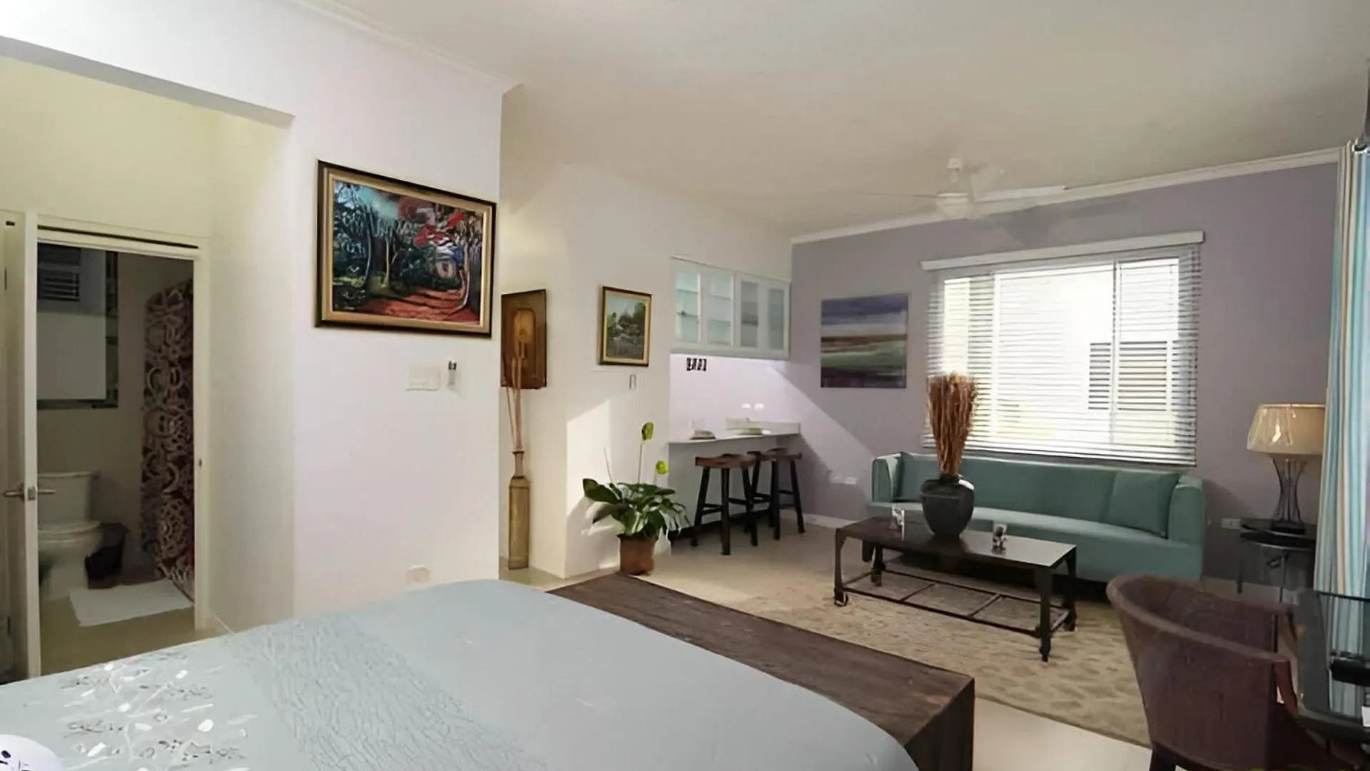 1-Bed Smart Access Condo Near Bob Marley Museum Kingston Apartment